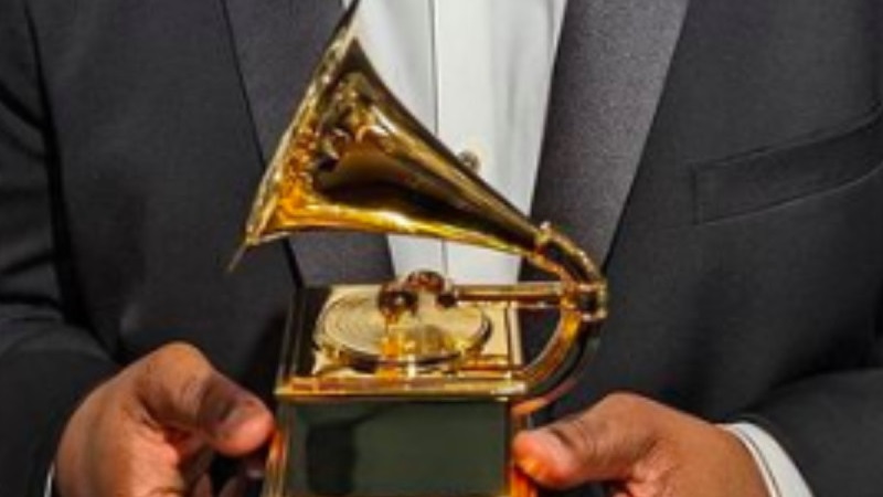 Canción generada por Inteligencia Artificial podría ganar dos Grammy