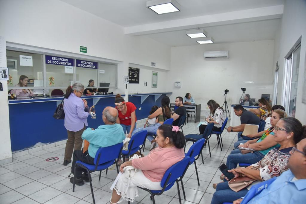 Extienden horario de atención en oficina de pasaportes de Los Mochis