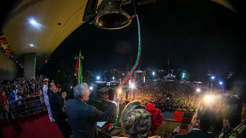 Miles celebran la Independencia de México junto con el gobernador Rocha Moya