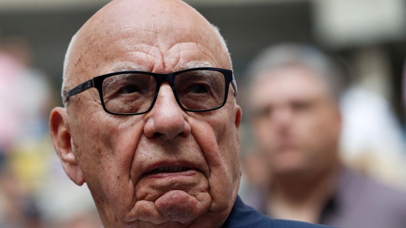 Rupert Murdoch renuncia como presidente de la cadena FOX y News Corp