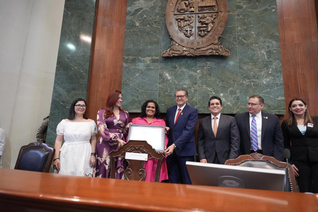 Entrega Congreso Premio a la Mujer Rural Sinaloense 2023 a Yanett Miranda Castro Medina