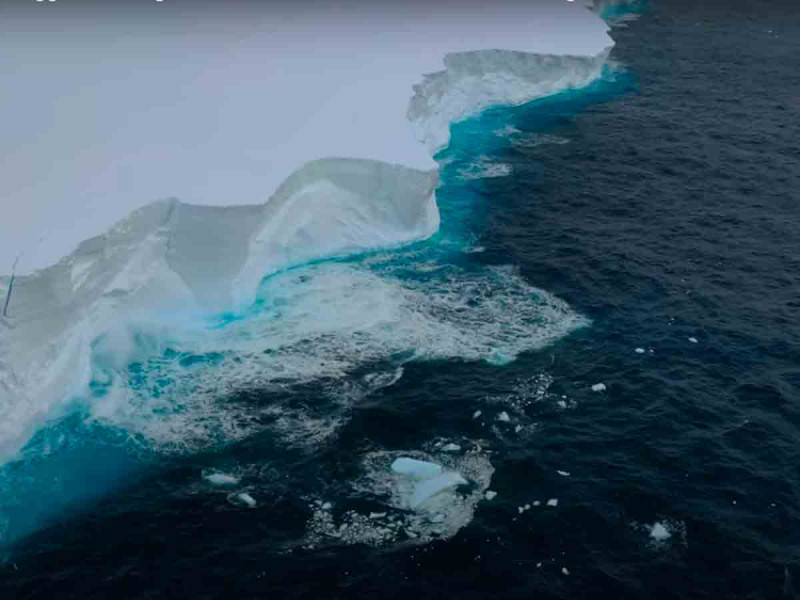 Así salió a flote el ‘mega iceberg’, dos veces mayor que Londres en el Océano Antártico