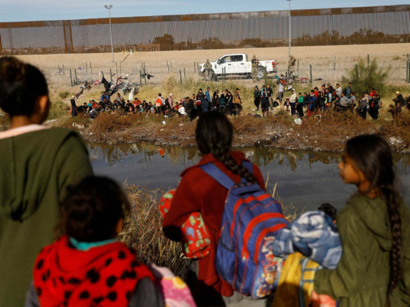 migrantes en frontera de eua