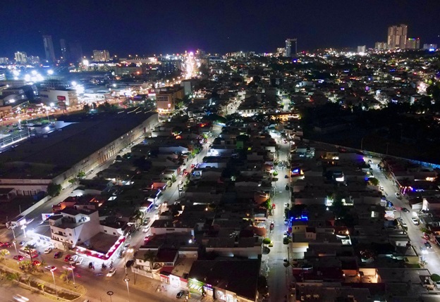 vista nocturna de Mazatlán