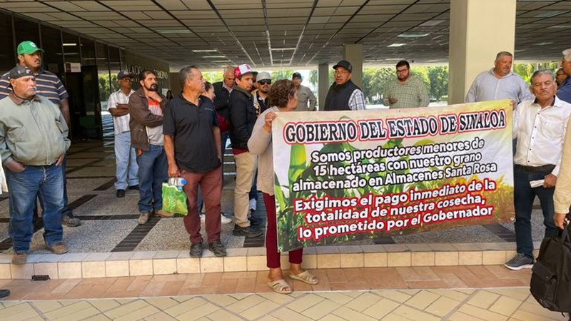 protesta de agricultores en palacio de gobierno