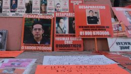 carteles de personas desaparecidas en sinaloa