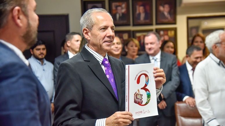 Gerardo Vargas presenta tercer informe de gobierno.