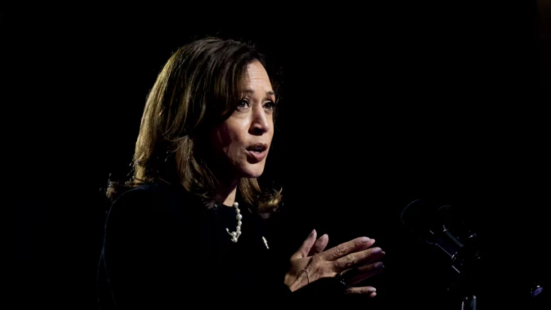 La vicepresidenta Kamala Harris felicitó a Trump. (Bloomberg)