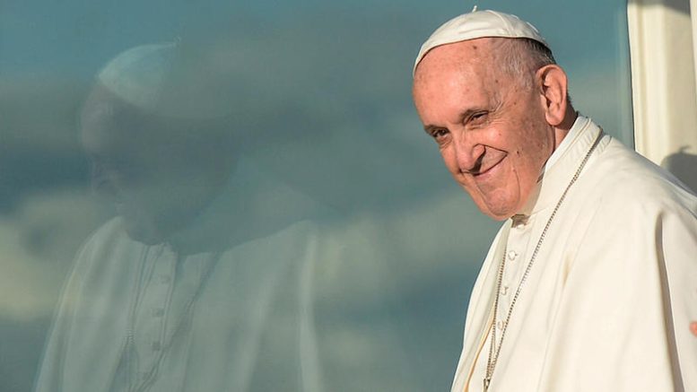 Fallece Papa Francisco a los 88 años por una neumonía pulmonar, comunidad religiosa está de luto.