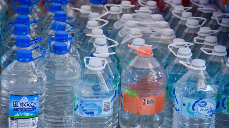 botellas de agua potable