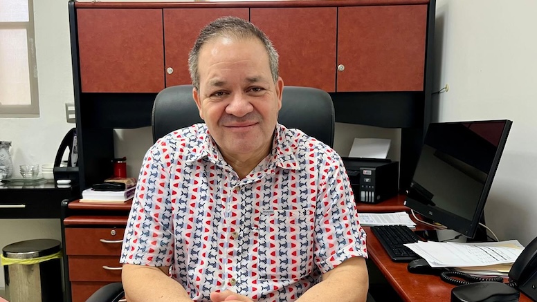 Tesorero Roberto Morales