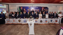 Junta del club de leones en Mazatlán