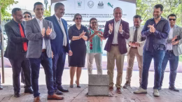 primeria piedra del monumento al abogado