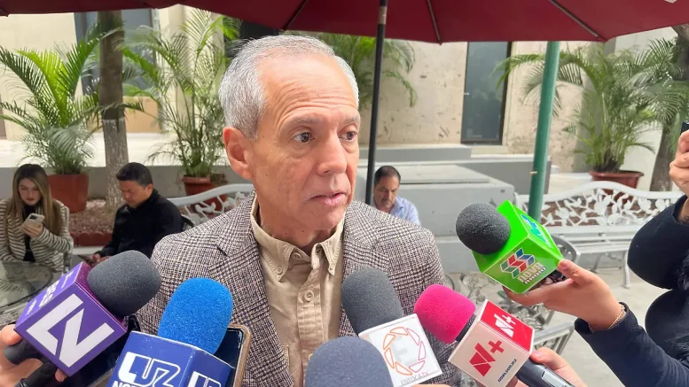 vargas landeros afuera del juzgado