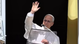 papa. leon xiv en plaza de san pedro