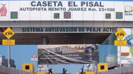 protesta de agricultores en caseta de cobro