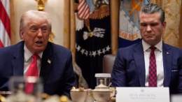 Donald Trump y Pete Hegseth