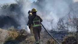 bomberos atacan incendio