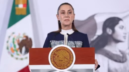 sheinbaum y avión militar de EU