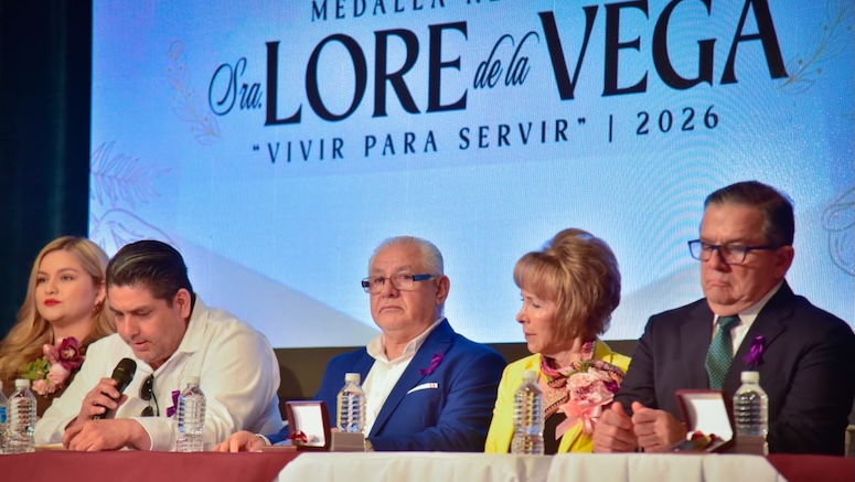 comite de entrega medalla lore de la vega