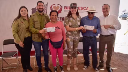 entrega de tarjetas en el colorado