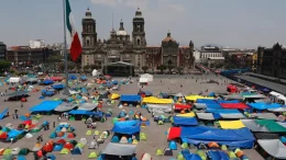 plantón de maestros en el zócalo