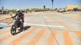 motociclista en calle de los mochis