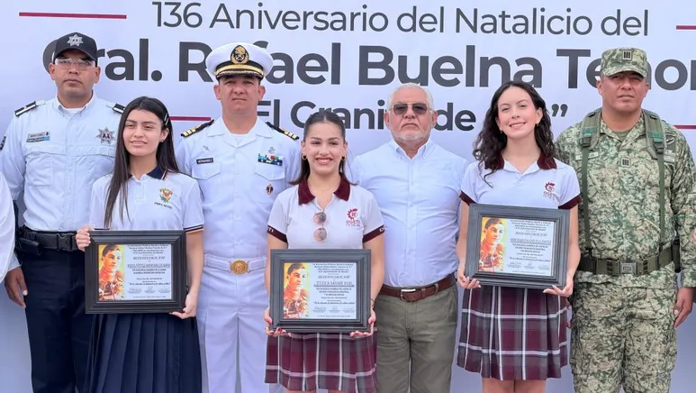 reconocimiento a estudiantes en ahome