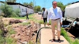 antonio menendez supervisa obra en los mochis