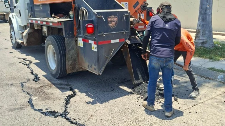 trabajos de bacheo en los mochis