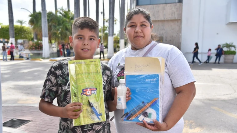 donación de útiles escolares