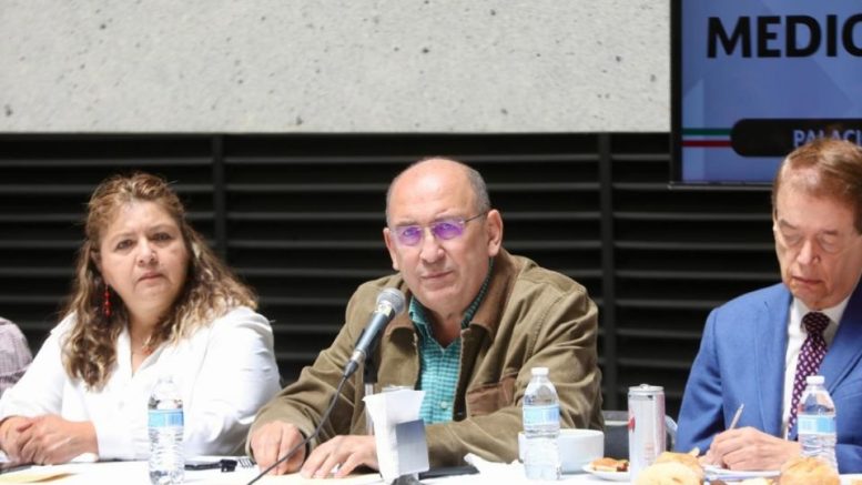 ruben moreira oordinador de los diputados del Partido Revolucionario Institucional en el senado de la república