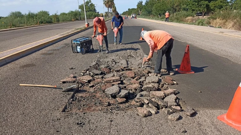 trabajos de bacheo en los mochis