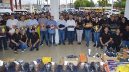 uniformes y calzado a trabajadores
