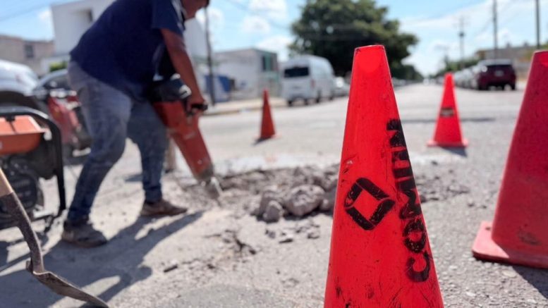 Trabajadores adecuan vialidad del Pedo Anaya