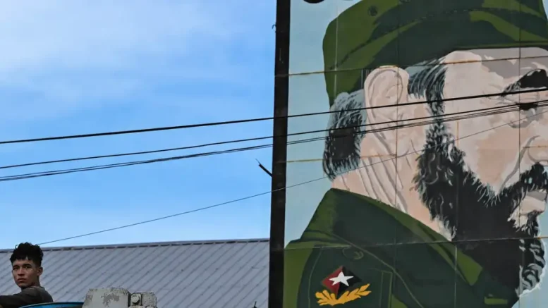 retrato de Fidel Castro en La Habana