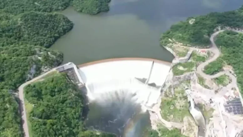 vista aérea de presa huites