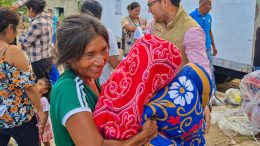 entrega de apoyos a familias indigenas