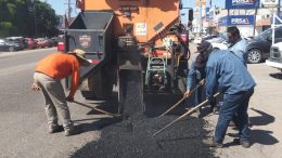 cuadrillas de bacheo trabajan en los mochis