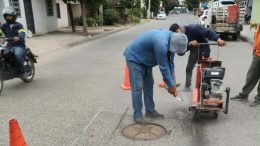 trabajo de bacheo de calles
